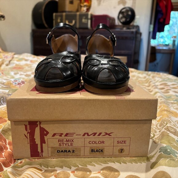 Remix Vintage Shoes Dara 2 Black Size 7 (New in box) - Picture 3 of 6